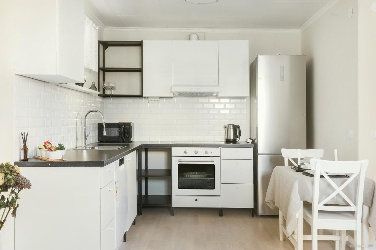Charming Apartment In A Red House In 스톡홀름 외부 사진