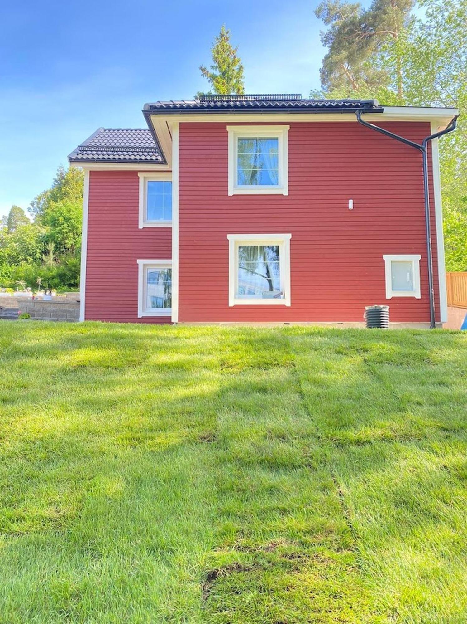 Charming Apartment In A Red House In 스톡홀름 외부 사진