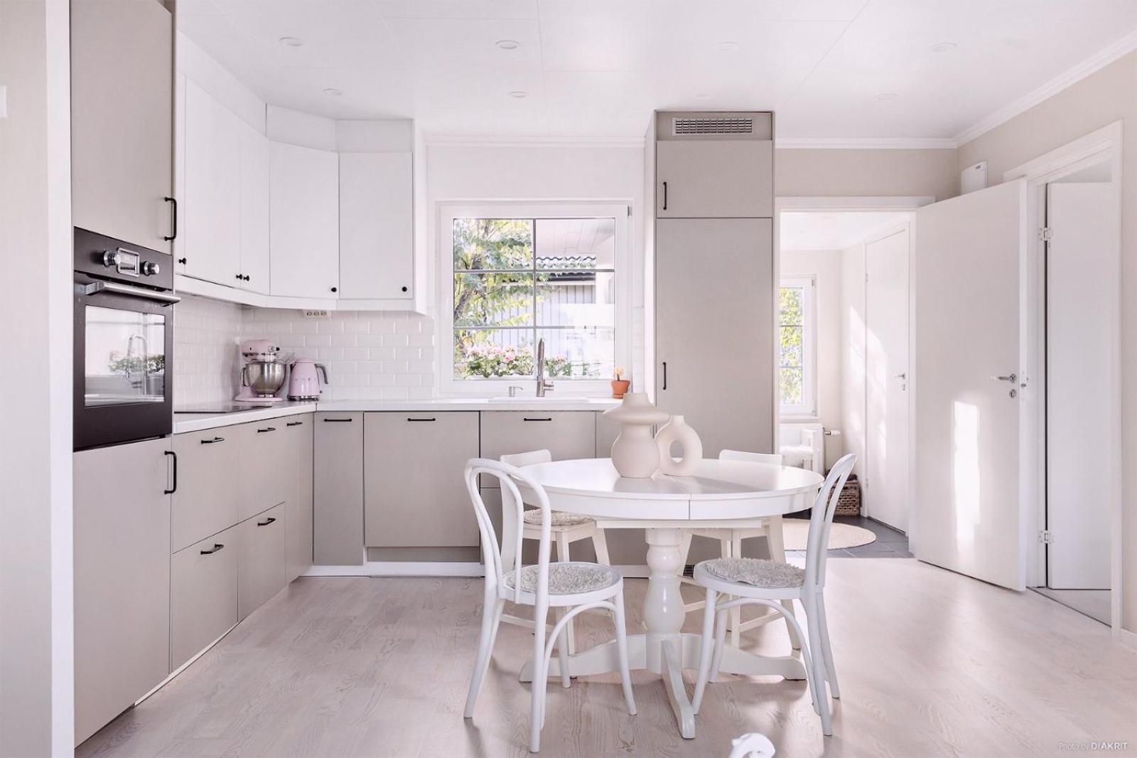 Charming Apartment In A Red House In 스톡홀름 외부 사진